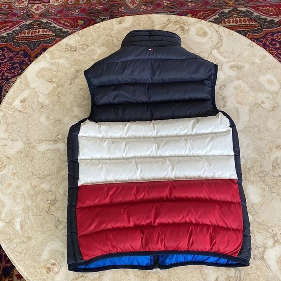 Tommy Hilfiger Reversible Down Puffer Vest - Picture 15 of 16